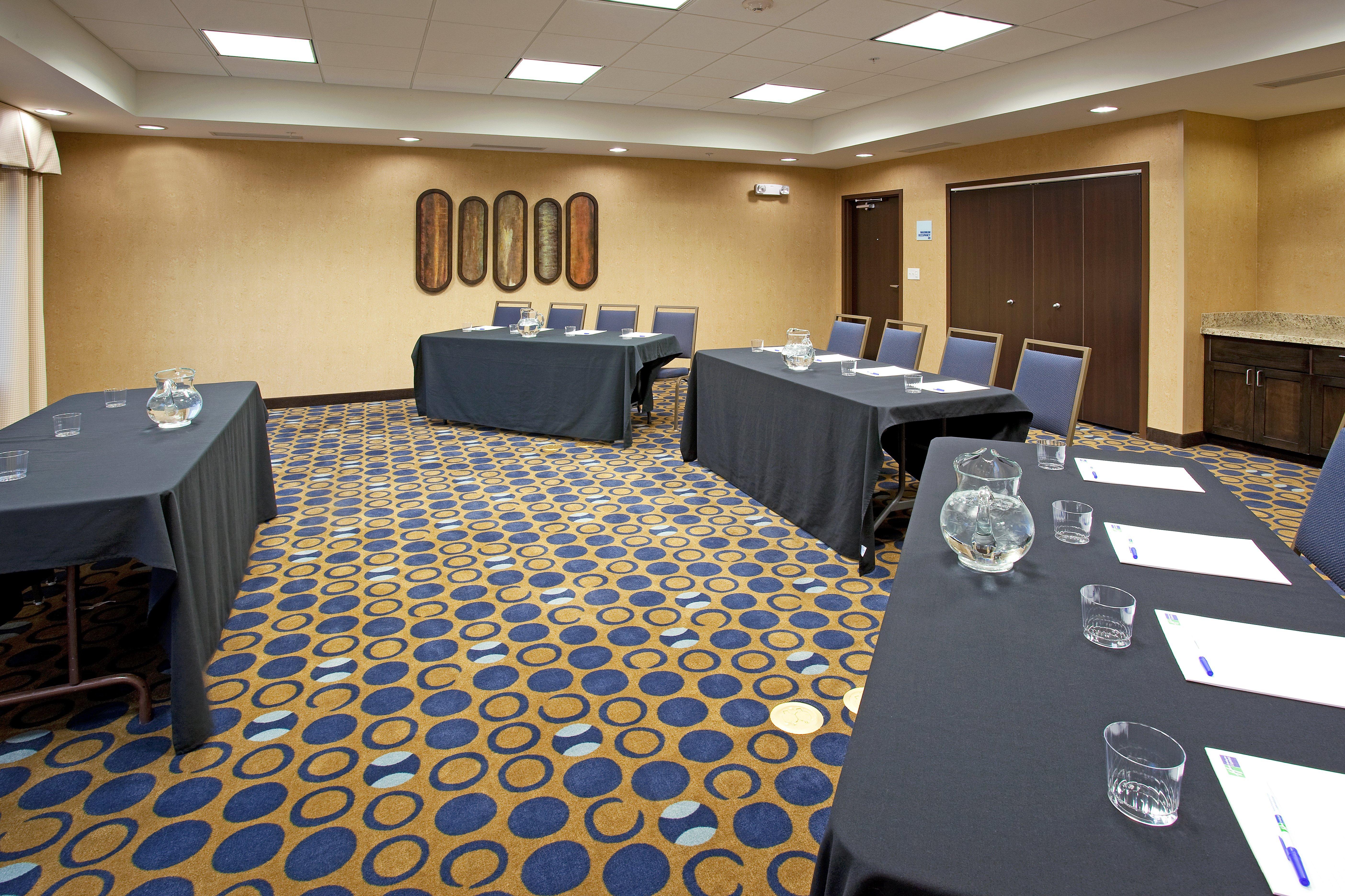 Holiday Inn Express Richfield By Ihg Экстерьер фото